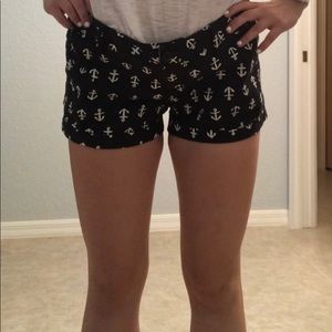 black and white anchor shorts
